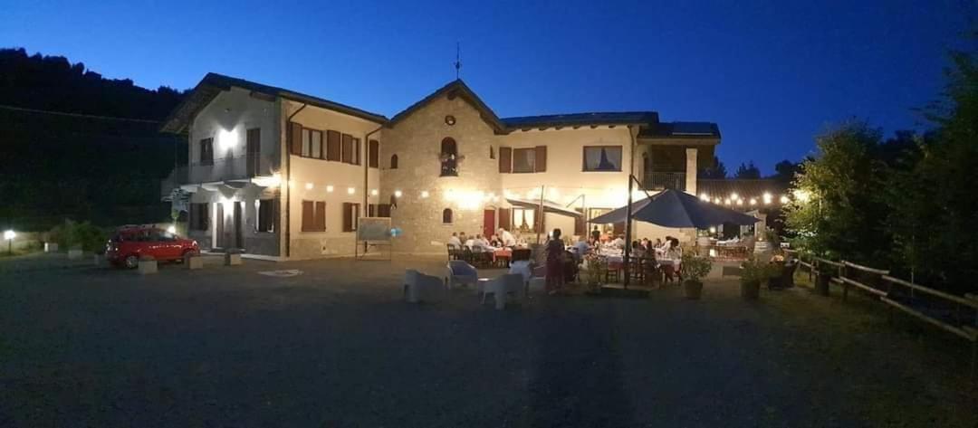 Agriturismo Cascina L'Arche Santo Stefano Belbo Luaran gambar